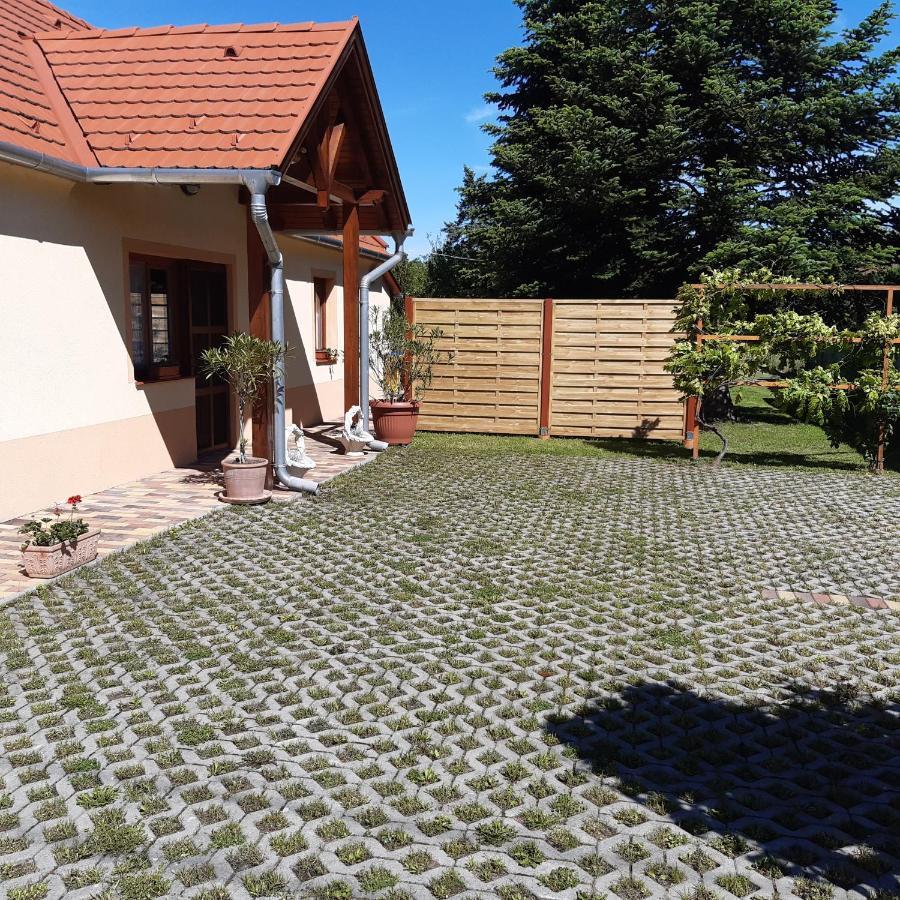 Gerendas Vendeghaz Sotony Exterior foto